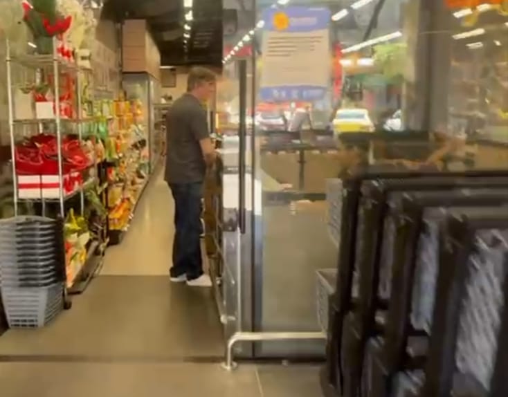 Mercado de carnes na Barra da Tijuca é interditado pela Decon após denúncia ao Disque Denúncia 